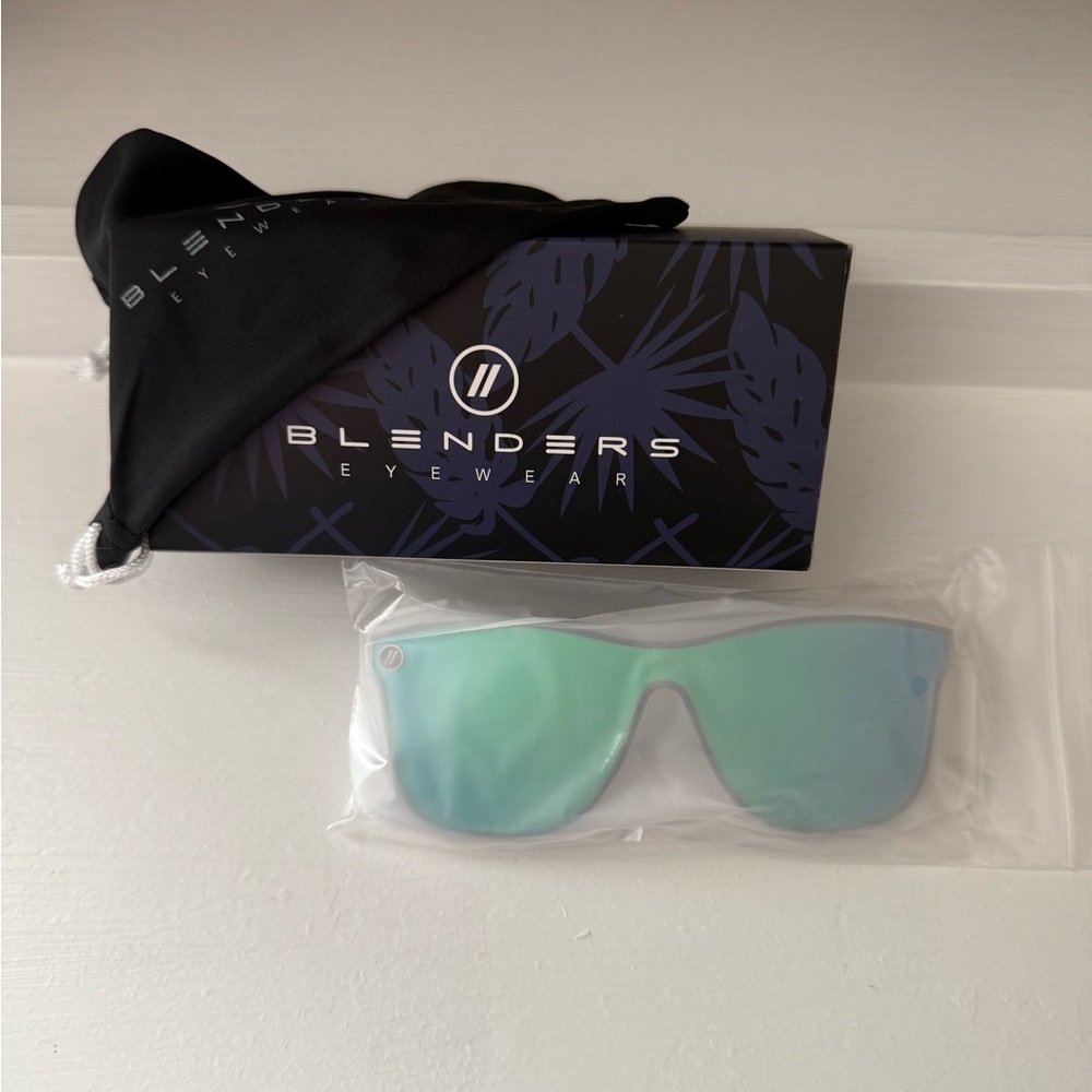 Blenders Eyewear Sunglasses - Picture 2 of 2